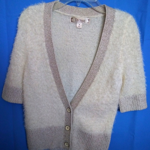 Decree fuzzy short sleeves sweater. - Picture 1 of 3